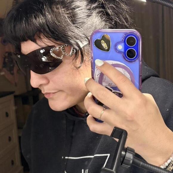 Y2K Aesthetic Sunglasses - Picture 4 of 4